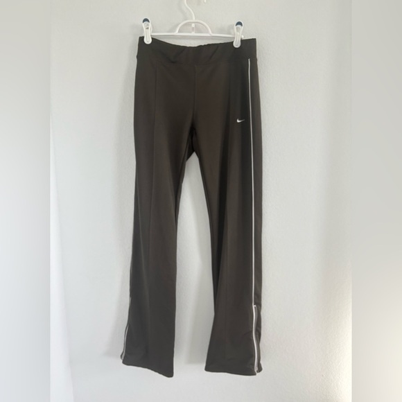 Nike Women’s Olive Green Warm Up Track Pant - Picture 4 of 14